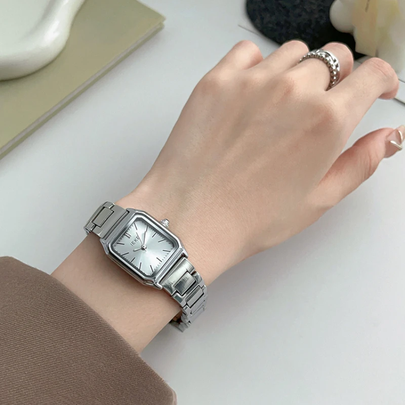 Stainless Steel Watch Women\'s Ins Style Simple Student Quartz Watch Casual Fashion Versatile Luxury Small Square Wristwatch