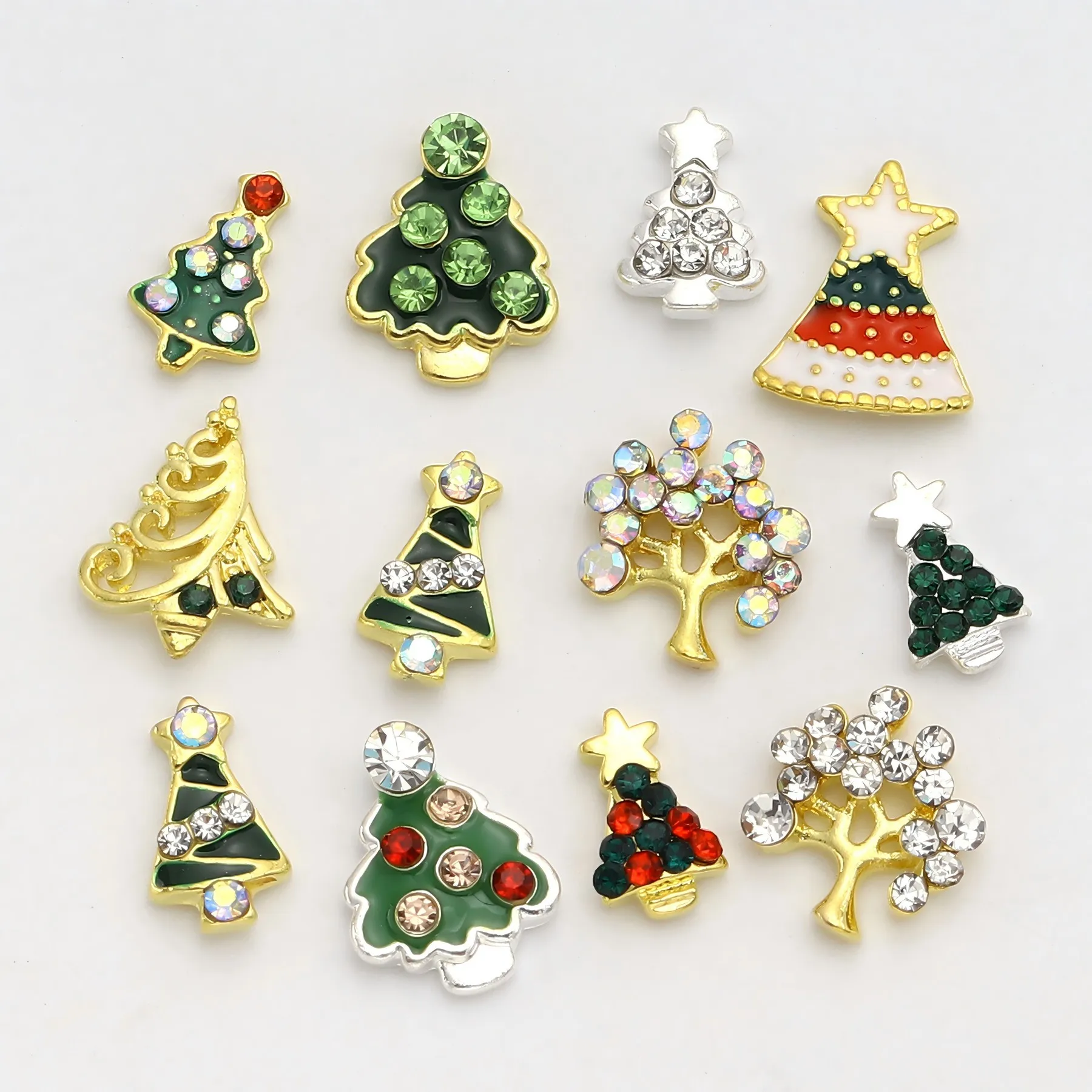 ชาร์มตกแต่งเล็บลายคริสต์มาส 3 มิติ ลายเกล็ดหิมะและต้นคริสต์มาส จำนวน 10 ชิ้น ประดับด้วยคริสตัลวิบวับ สำหรับตกแต่งเล็บ DIY