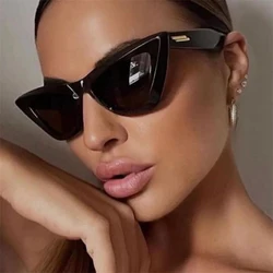 DYTYMJ Luxury Cat Eye Sunglasses Women Small Triangle Frame Shades for Women Retro Cateye Sun Glasses Lunette De Soleil Femme