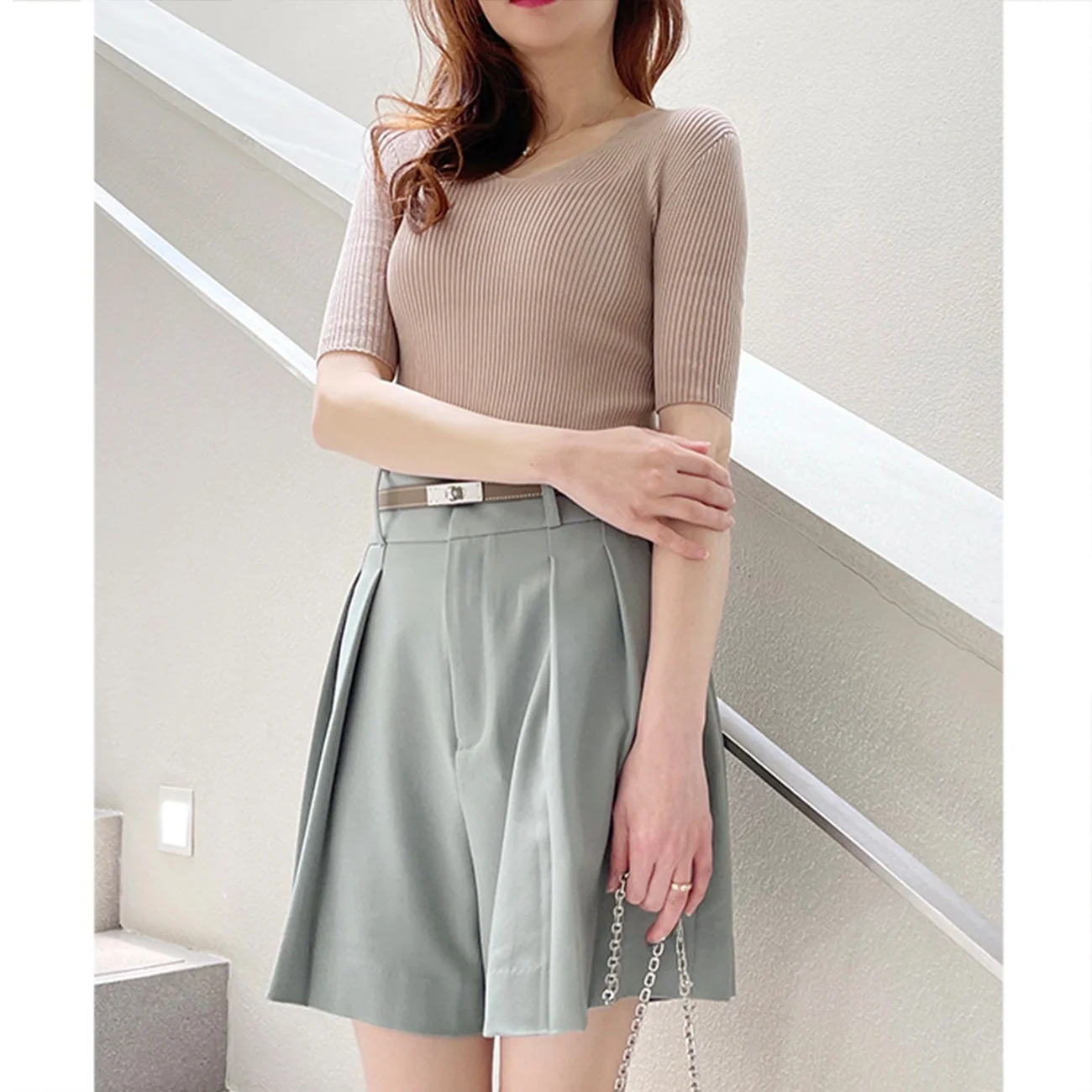 

Женский летний топ Annmon Upaded Sl из триацетата, трикотажный, с V-образным вырезом, средней длины, базовый, модный