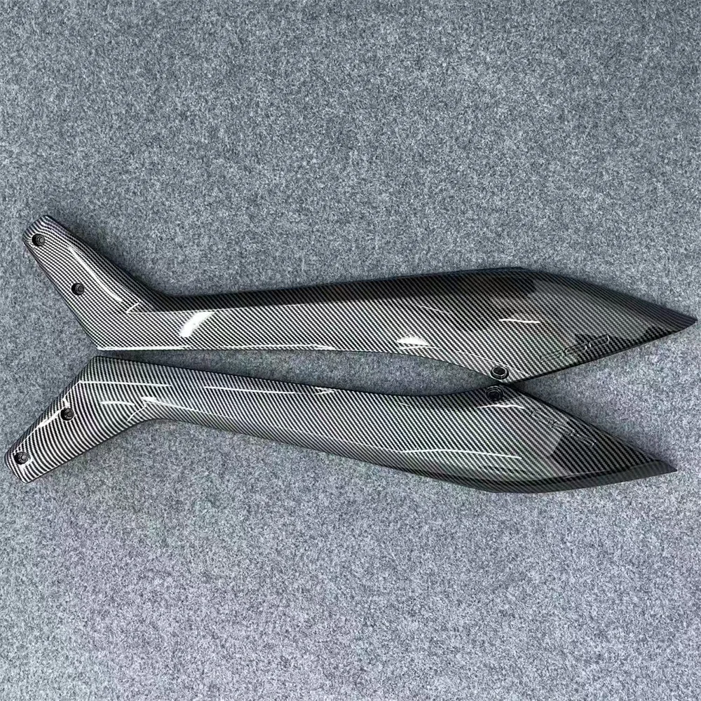 The ABS motorcycle fairing is suitable for the TMAX560 20 21 20-21 model with carbon fiber paint on the left right and middles