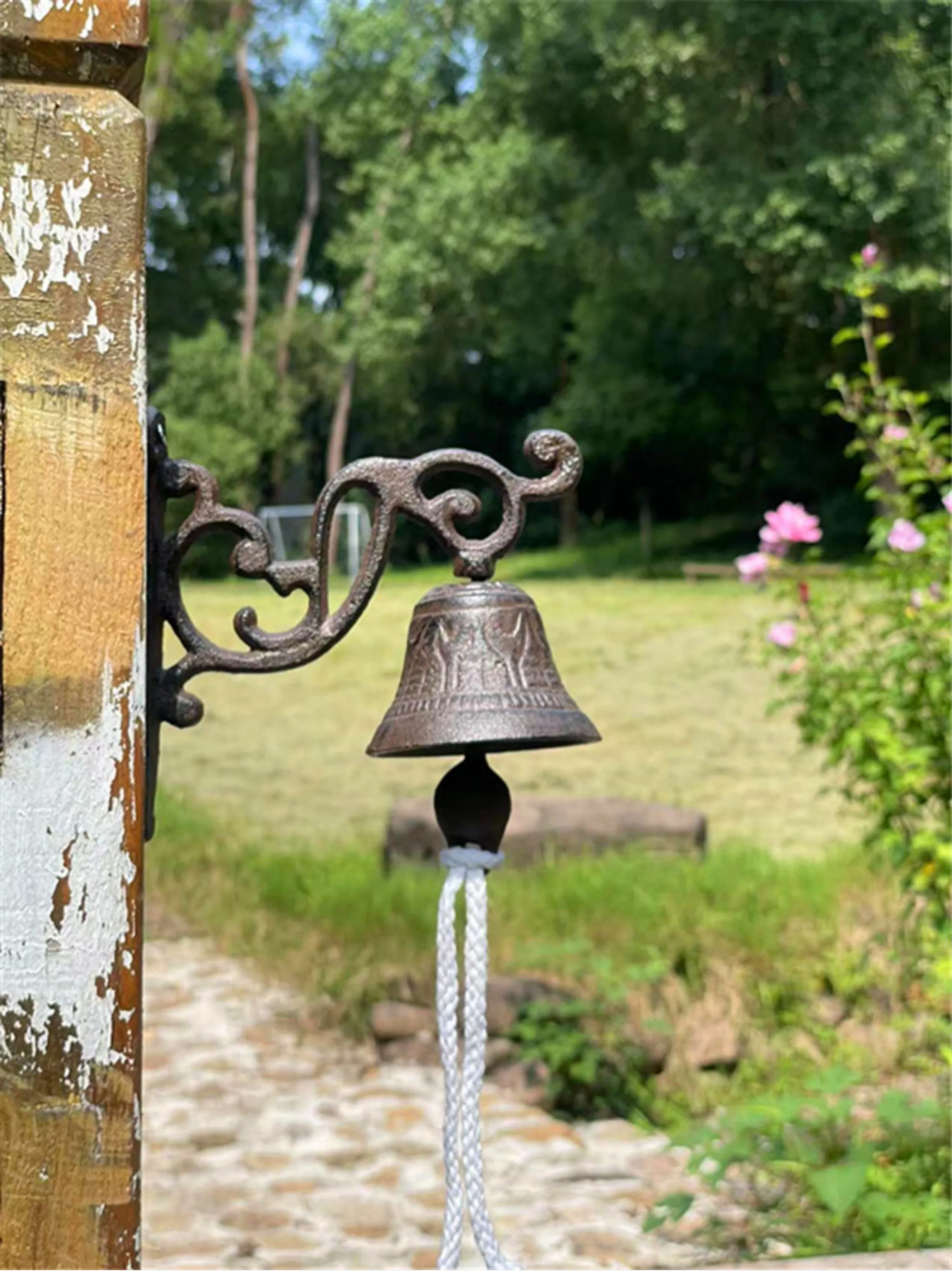 Heavy Duty Cast Iron Wall Hanging Bell Welcome Sign, Hanging Doorbell Home Decor Indoor Outdoor Wall Dinner Bell for Front Door