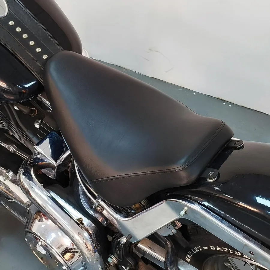 Мотоциклетное переднее кожаное сиденье водителя, сиденье Solo, подходит для Harley Heritage Softail Classic FLSTC Softail Deluxe FLS