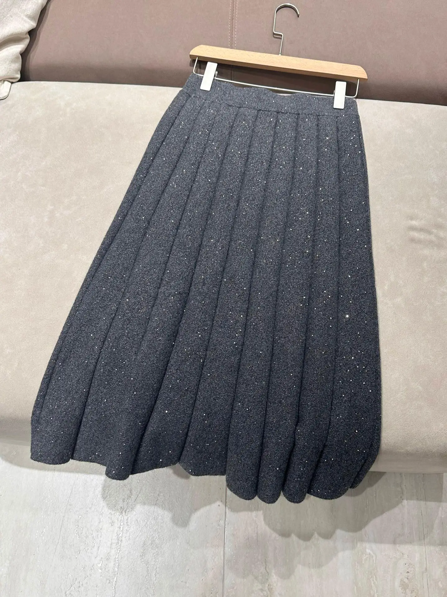 Light Luxury Starlight Wool Cashmere A-line Pleated Skirt, Hip Covering Slimming Commuter Knit Skirt
