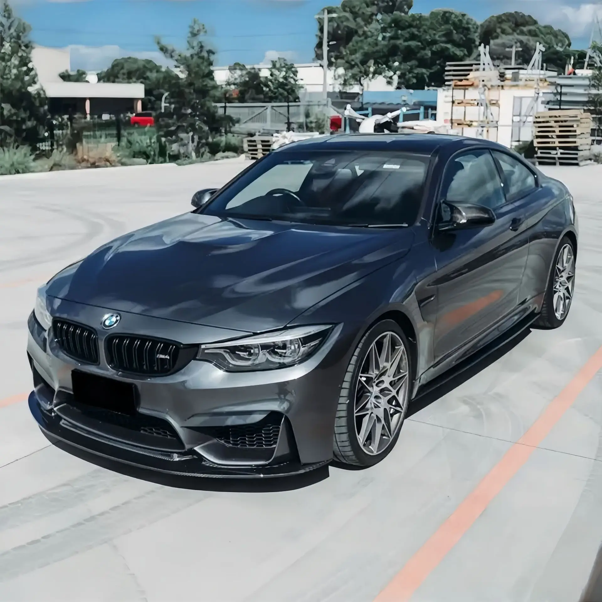 BM 改造 GT4 ドライカーボンファイバーフロントリップスポイラー F80F82 テールフロントリップサイドスカートフェンダーに適しています
