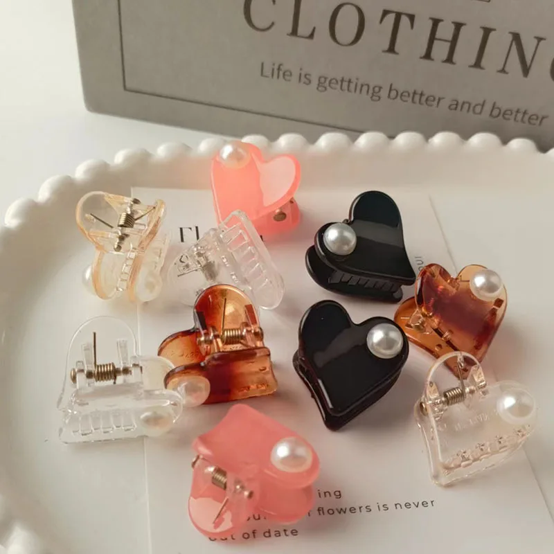 1pcs Exquisite Mini Pearl Heart Small Grab Clip with Small Bangs Clip on the Side, Hair Sorting Small Hair Grab Headwear