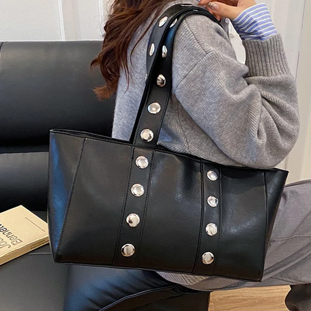 

Large Capacity Tote Shoulder Bag Big Studded Shopper Purses Luxury Designer Bags for Women Handbags Rivet Commuting Bag Female