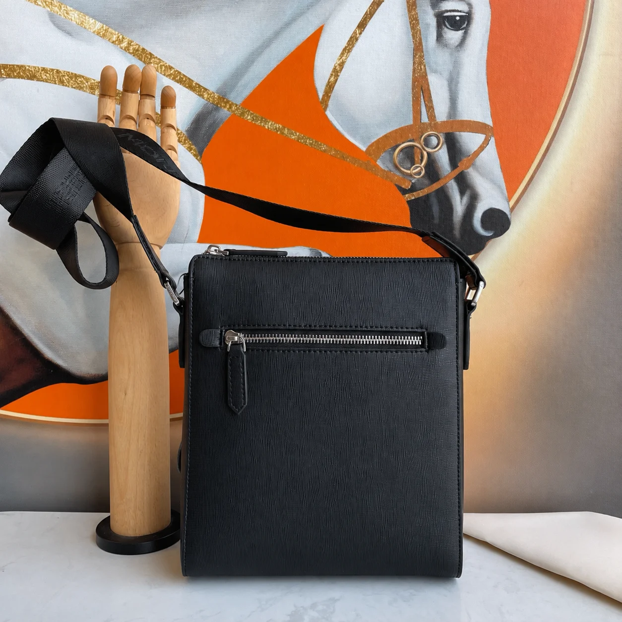 

Luxury Designer Men Crossbody Bags Black Luxury Cowhide Shoulder Bag Business Office Work Messenger Bags Daily Casual Travel Sling Bag