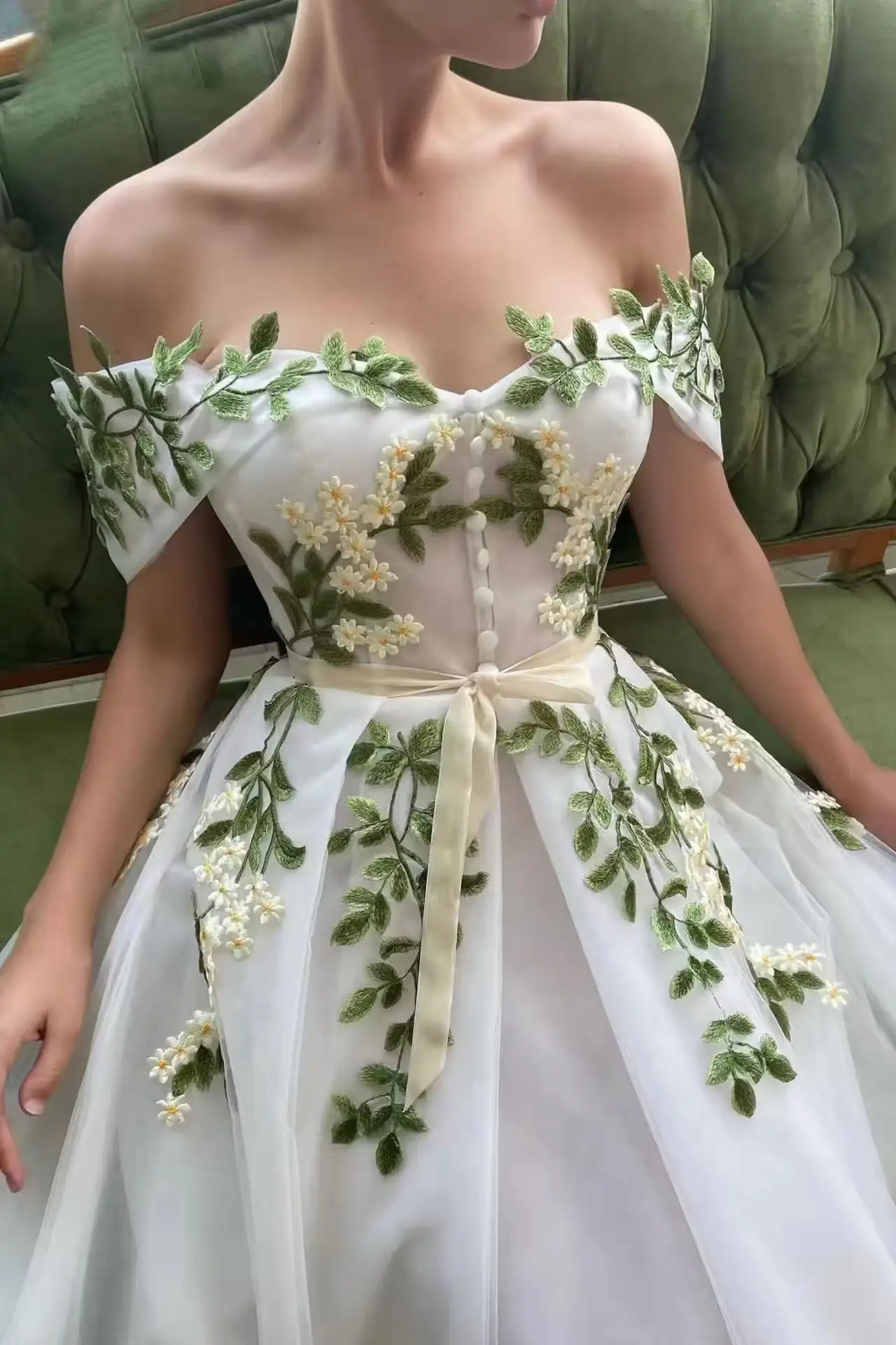 Customized Off Shoulder Leaf Embroidery Button Wedding Dress A-line Ankle-length vestidos de novia Zip Back After Party Dresses