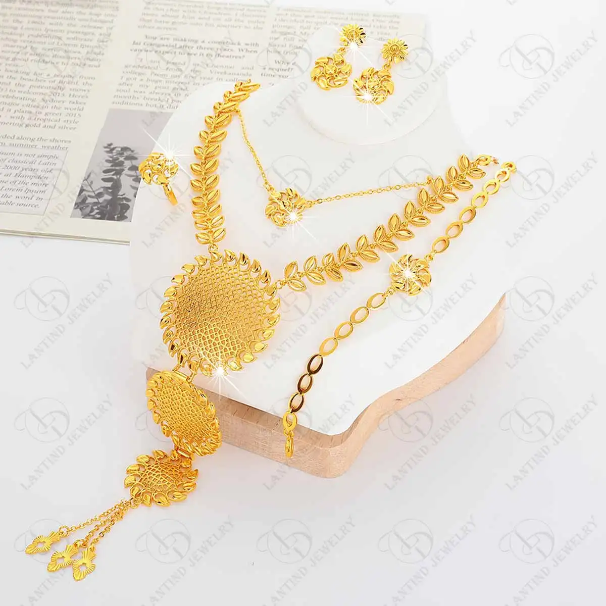 

Bfs00003 Dubai 24K Gold-Plated Fashionable Women's Sunflower Necklace Bracelet Elegant Party Ring Middle Eastern Luxury Ladies Wedding Long Chain Copper Jewelry Four-Piece Set