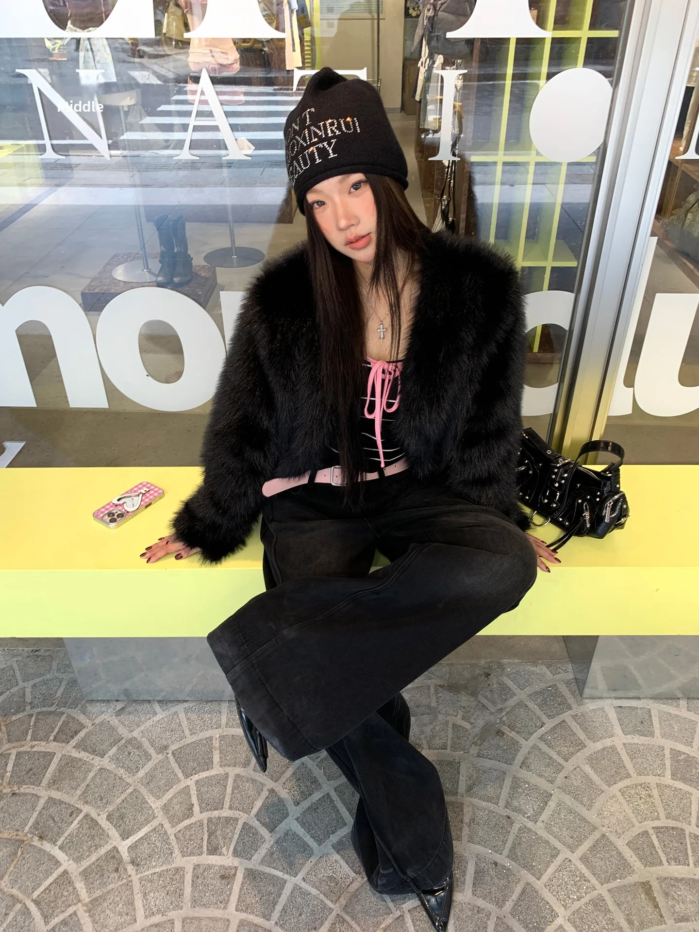 Jaqueta de Pele Preta Fena Estilo Outono Inverno Nova 2025 ular Estilo de Trabalho em Fibra de Poliéster Manga Longa C...