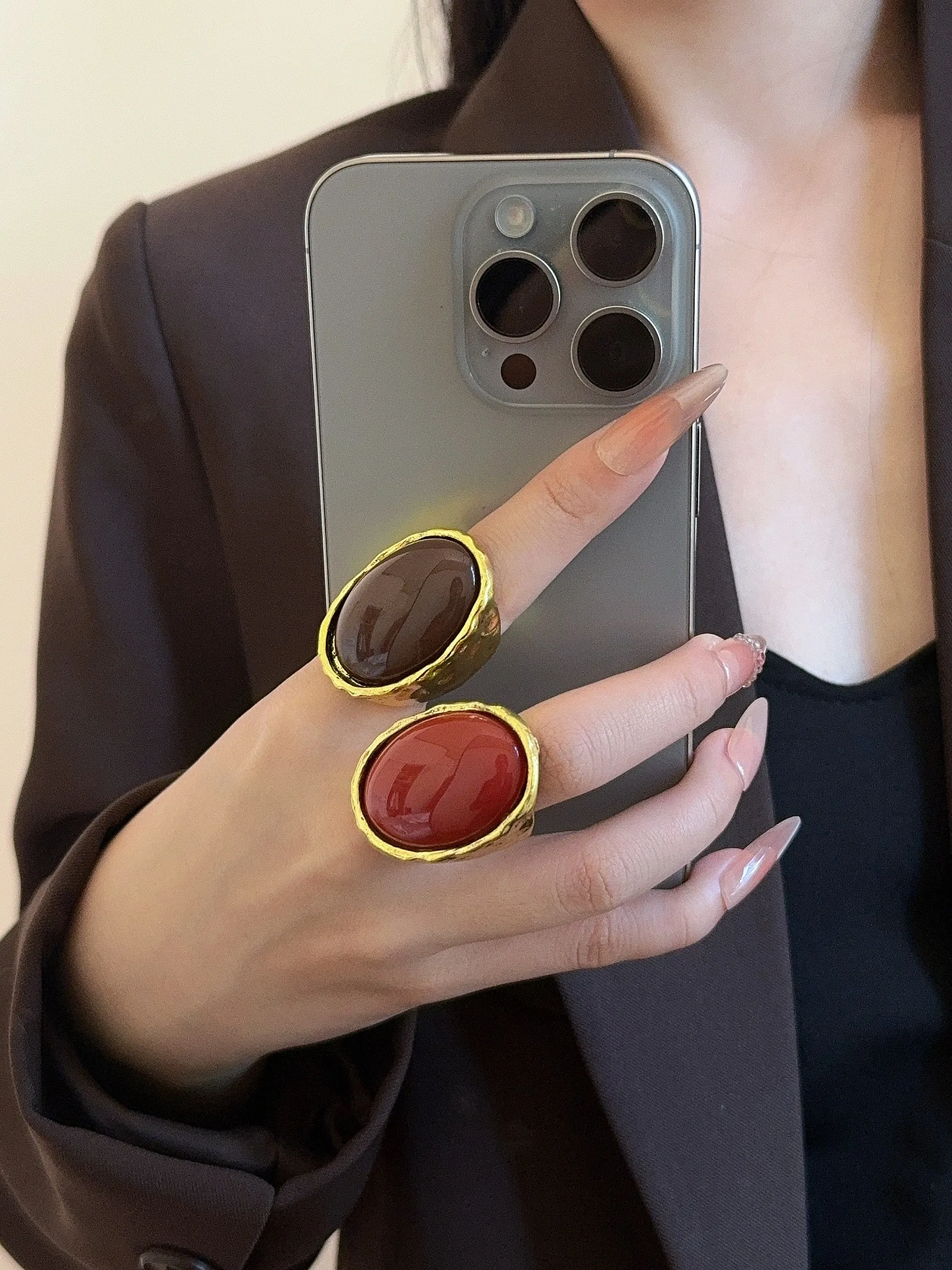 

Кольцо с крупным овальным коричнево-красным рубином из смолы для женщин, винтажное, ретро, модное, ювелирное изделие из сплава с гальваническим покрытием, нерегулируемое