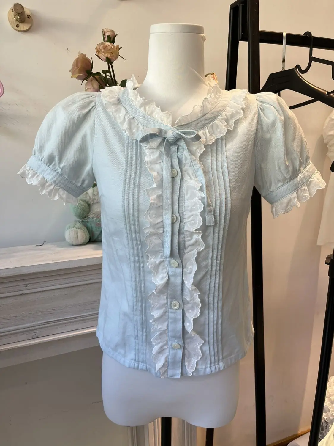 

Onalippa Korean Fashion Three-dimensional Bow Lace Pleated Shirt Women Summer 2026 New Standing Collar Bubble Sleeve Top