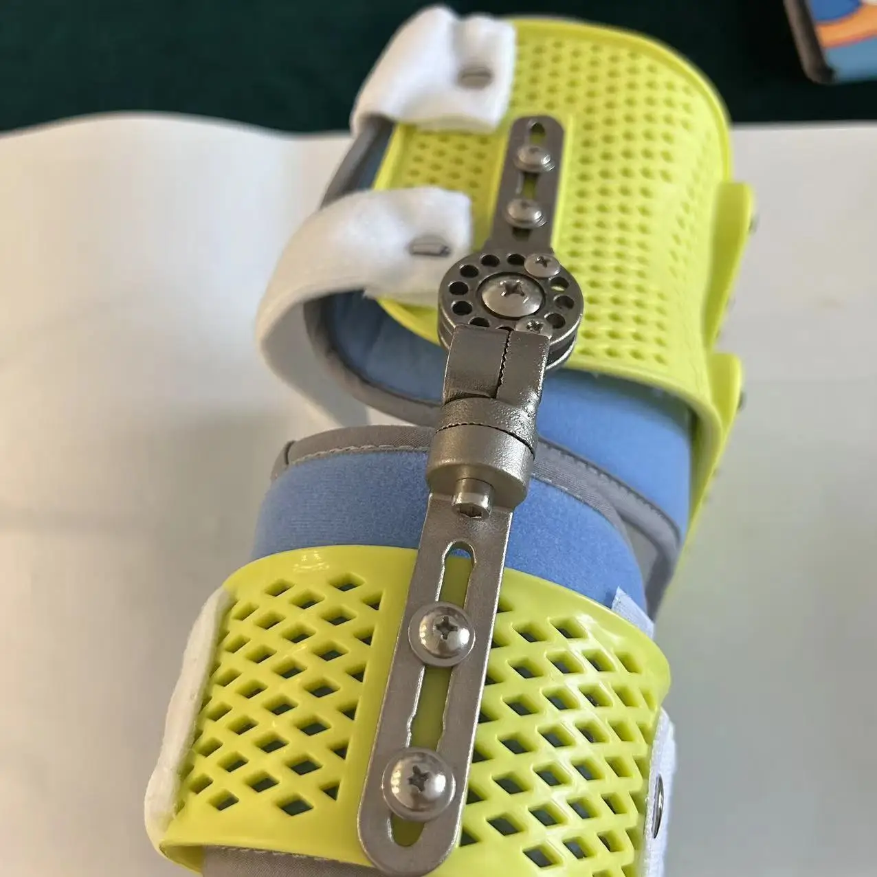 أجهزة العلاج الطبيعي الأطراف الاصطناعية قابل للتعديل تثبيت اختطاف الورك دعم لمعدات إعادة تأهيل الأطفال