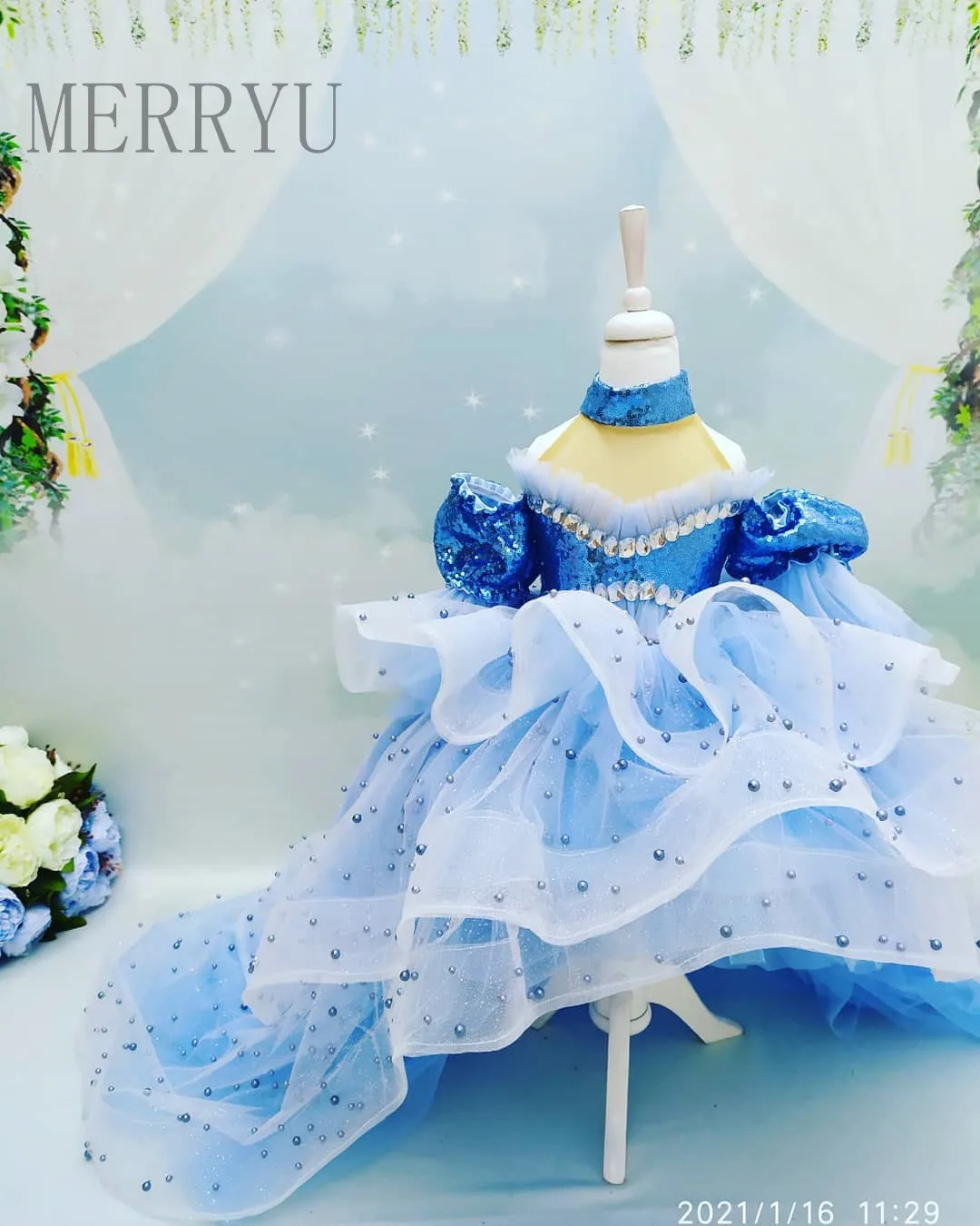 女の子のためのスパンコールのついた花のドレス,真珠付きのチュール,誕生日パーティー,クリスマス