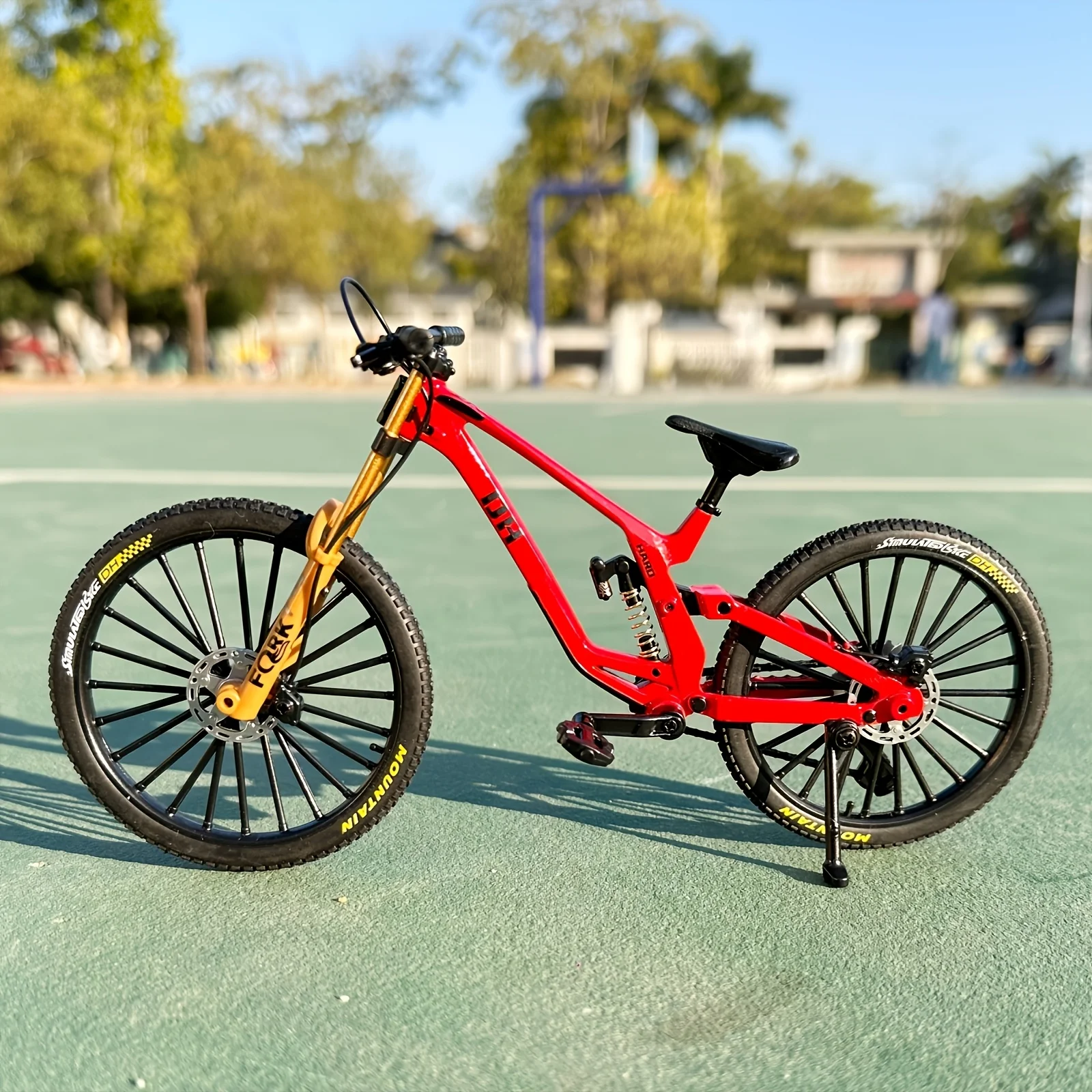 Model roweru górskiego DH w skali 1:8, wykonany ze stopu aluminium, zabawka, symulowane zawieszenie, wielowspornikowe koła, ozdoba rowerowa, dekoracja domu.