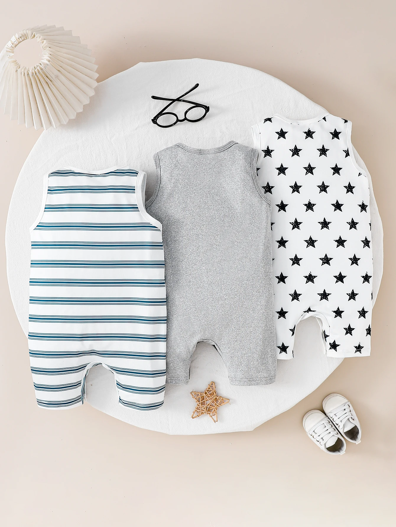 طقم رومبير صيفي بدون أكمام مكون من ثلاث قطع للأطفال الرضع الأولاد مجموعة ملابس متعددة المكونات للصيف