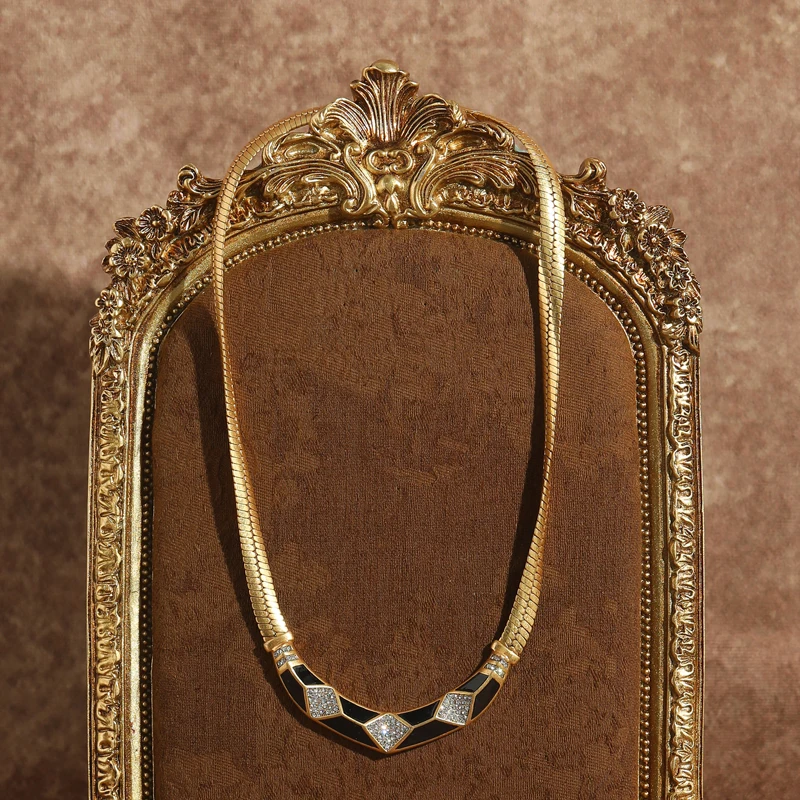 Vintage Black Enamel Choker Collar Necklace Gold Color Snake Chain Woman Rhinestone Wedding Accessories Luxury Designer 2025