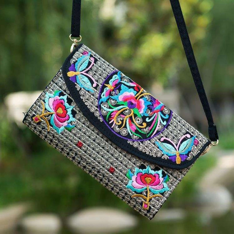 Ethnic Style Embroidery Women Bags Floral Embroidery Ladies Shoulder Crossbody Bag National Canvas Cover Vintage Bags for Women