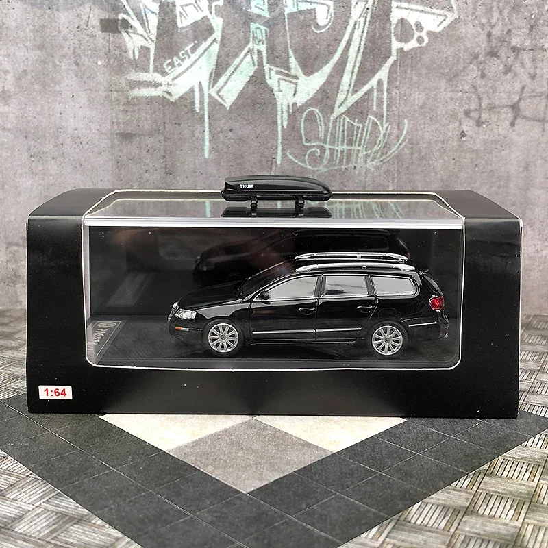 1:64 Scale Travel R36 Wagon Alloy Car Model Metal Diecast Vehicle Toy for Collectible Gift Collection Souvenir Display