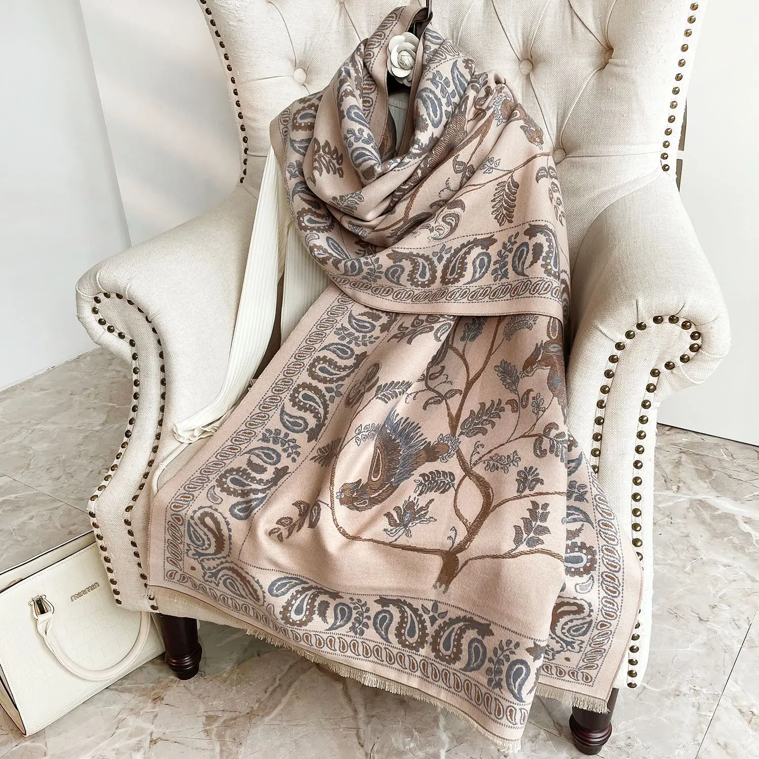 

New Paisley cashmere woman winter scarf fashion female Wool handfeel Winter shawl High Quailty winter wraps Gift 2025