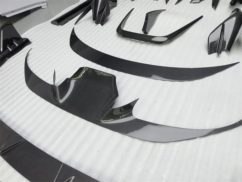 MSY Style Forged Carbon Fiber Front Side Lip Splitter Engine Air Vent Rear Ducktail Diffuser Body Kits for Ferrari F8 Bodykit