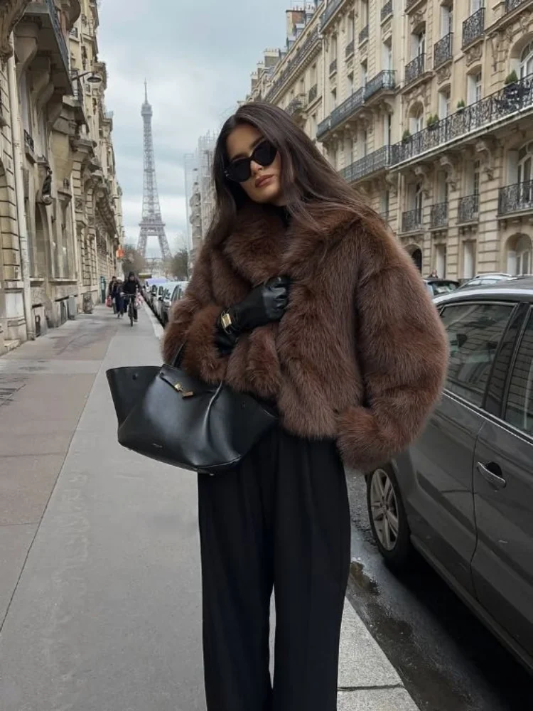 Pluizige reverskraag oversized vrouw nepbontjas mode effen volledige mouwen losse korte jas 2025, nieuwe winter hoge streetwear