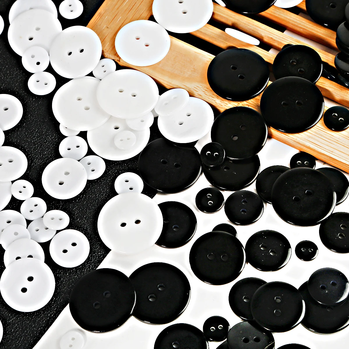 30-100pcs 9-25mm 2 Holes Round Resin Buttons Black/White Bread Buttons For Handmade Clothing Diy Scrapbooking Sewing Accessories