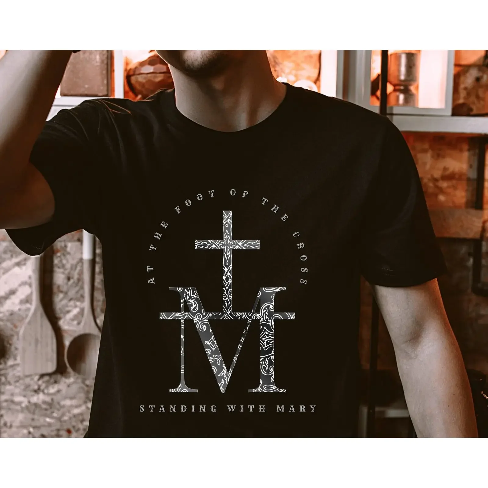 T-shirt vintage délavé pour homme, motif Marie aux pieds du Christ, dévotion religieuse catholique, Vierge Marie bénie
