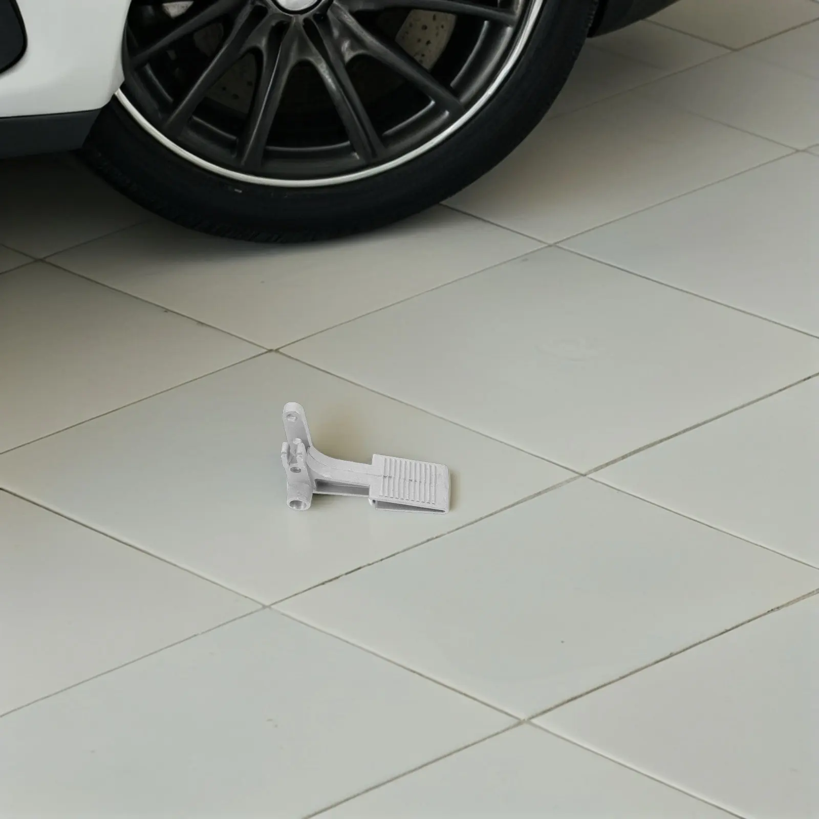 

Heavy Duty Alloy Foot Pedal for Tire Changers - Anti-Skid Surface Tire Mounting Demounting Tool for Auto Repair Shops Tyre