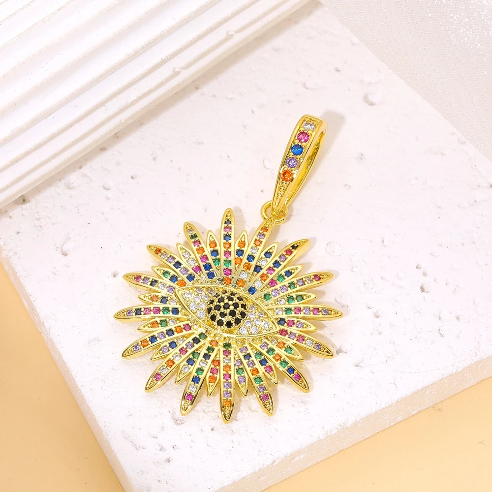 Juya 18K vergoldete Luxus-Anhänger mit Regenbogen-Zirkonia, Stern, Libelle, Baum des Lebens, Biene, Liebesherz, rundem griechischem Bösen-Auge-Charm – Detail 19