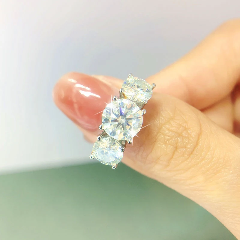 IOGOU Real D Color VVS1 Round 2.0ctw Moissanite 3-Stone Ring 925 Pure Silver Jewelry Certified for Women Wedding Engagement Gift