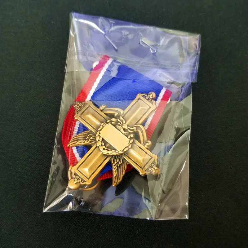 نسخة طبق الأصل من ميدالية الخدمة المتميزة للقوات الجوية الأمريكية عالية الجودة - جائزة عسكرية قابلة للجمع مع ميداليات تذكارية بشريط أزرق