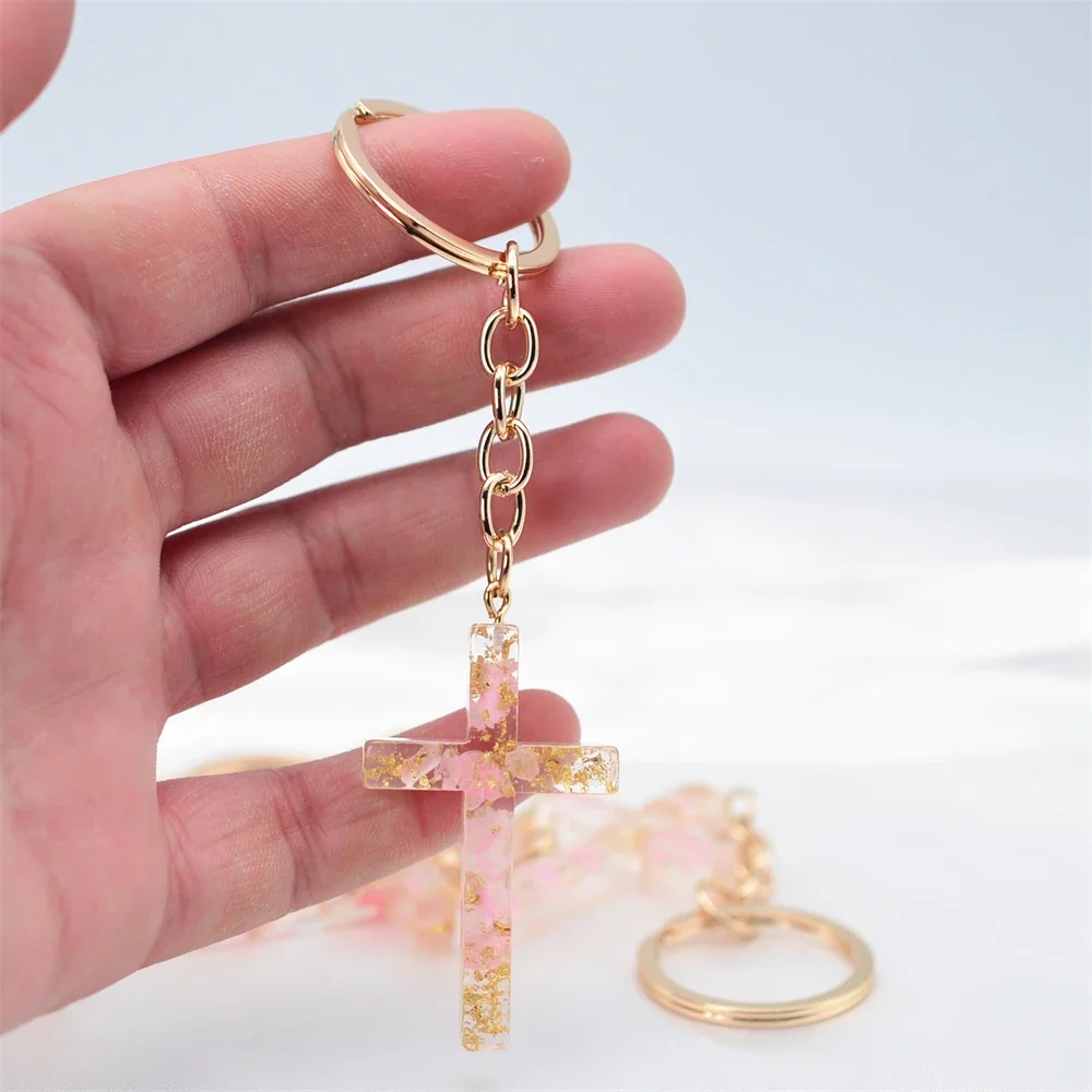 Exquisite Dried Flower Filled Cross Key Chain Fashion Resin Keyrings Bag Ornamant Car Motorcycle Trinket Christian Souvenir Gift