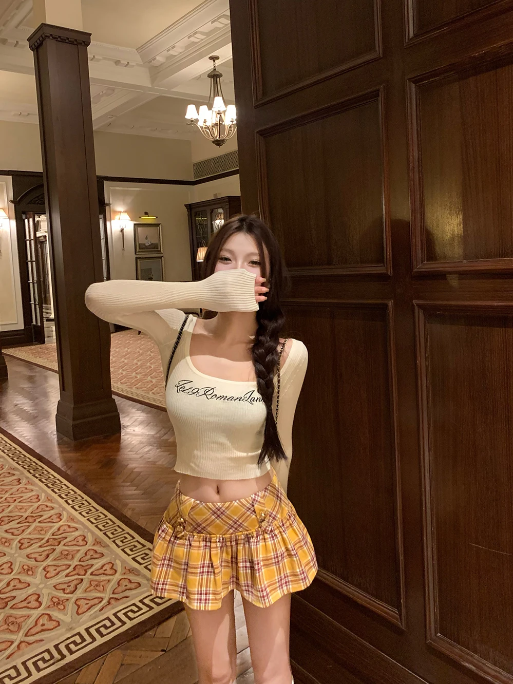 

Le 9 RomanLand Women's ort Embroidered Knitwear Square Collar Slim Fit Versatile Top Autumn New Sle Cute Sle Pure Color