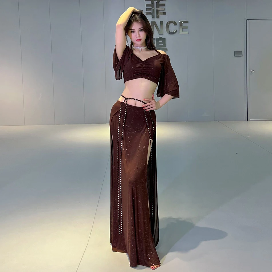 أزياء الرقص الشرقي المثيرة مكونة من قطعتين، مجموعة ملابس علوية وتنورة للنساء، ملابس ممارسة الرقص لأداء المسرح