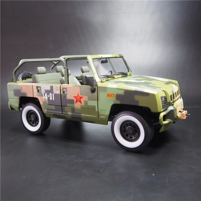 1:18 Scale Warrior Parade Command Vehicle Model Alloy Die-cast BAIC Simulation Military Vehicle Collection Toys Gifts