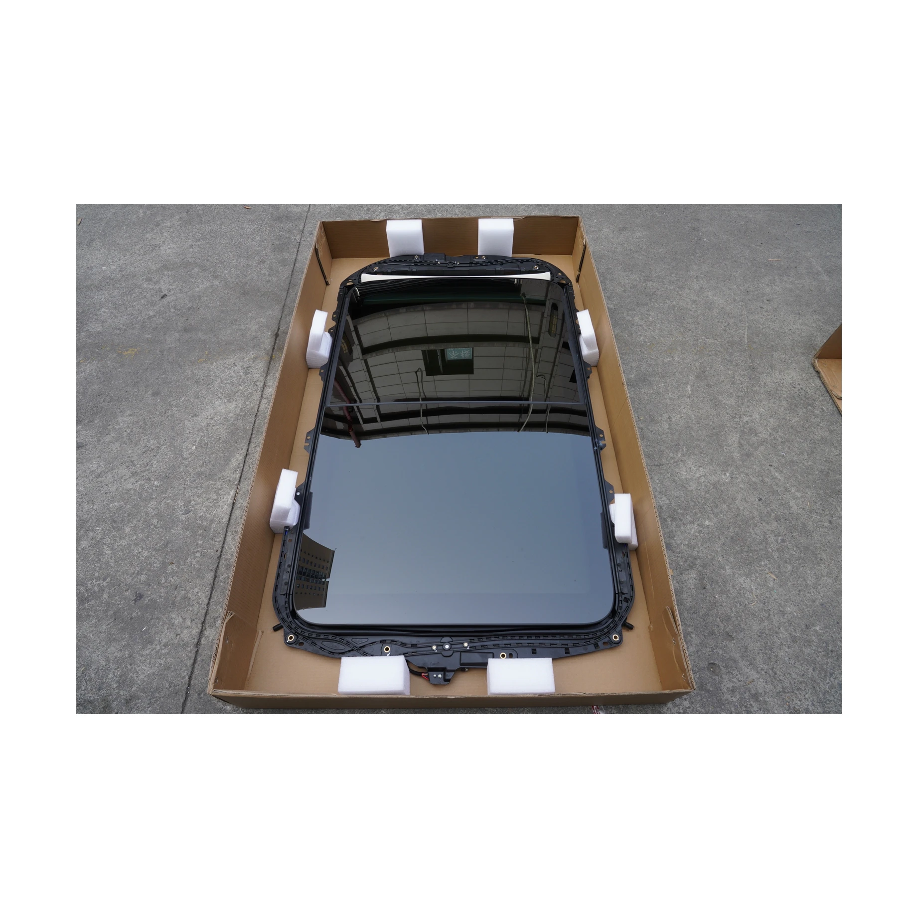 

Premium Panoramic Sunroof Glass For Dongfeng Fengguang 580 S560 With Excellent Durability And Clear Visibility