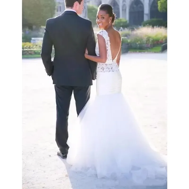 맞춤형 빈티지 아플리케 레이스 탑 캡 슬리브 머메이드 웨딩 드레스 Tulle Sweep Train 아프리카 스타일 가든 V자형 백 브래지어