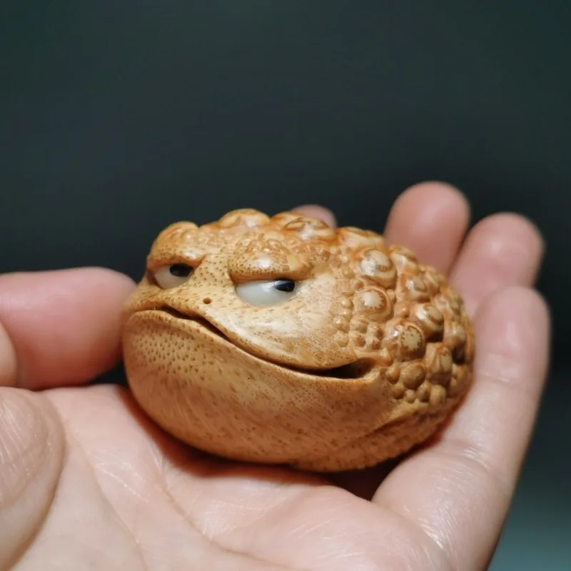 Handmade bamboo carving handle, root carving toad full of nails inlaid with antlers, white eyes, play writing