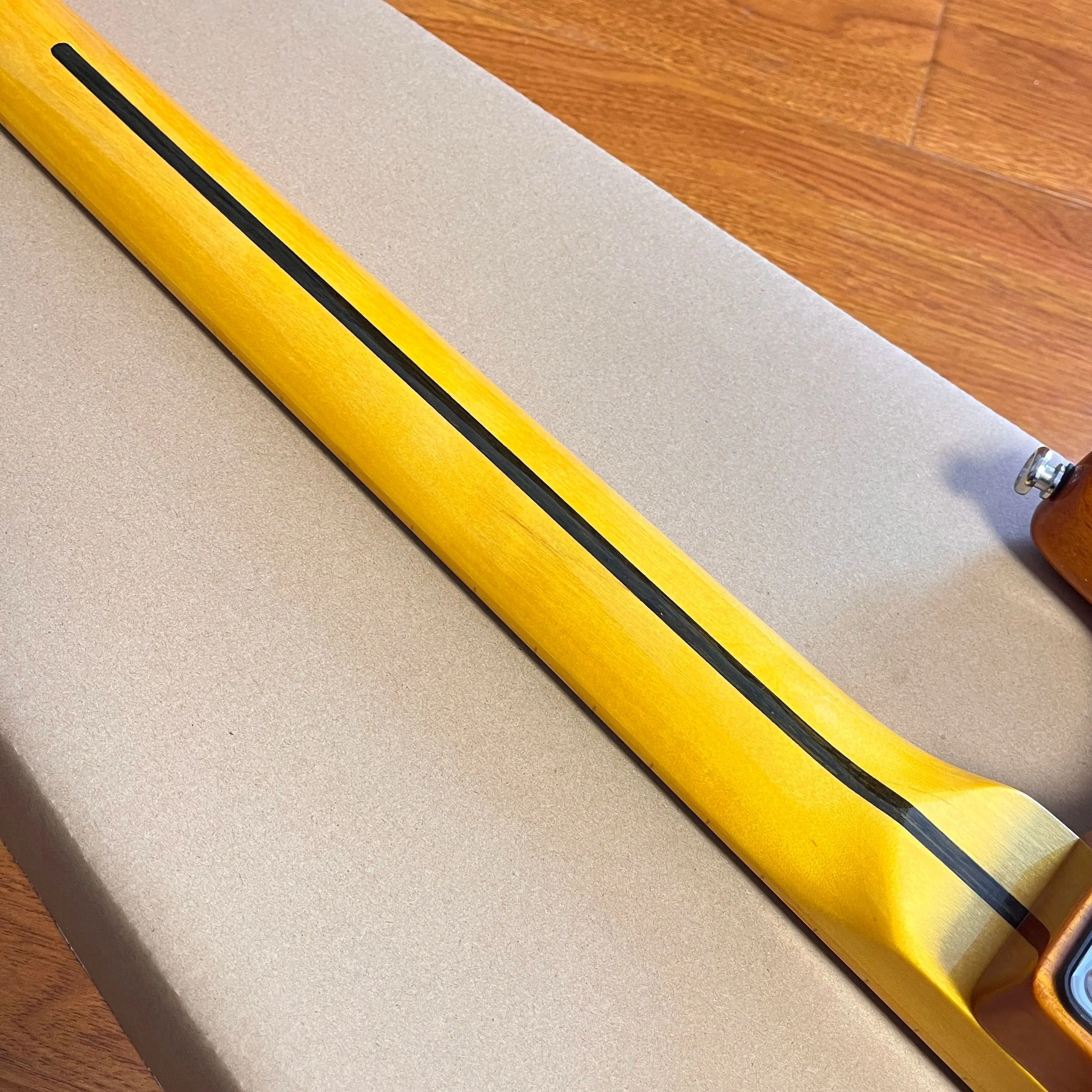 جيتار كهربائي شفاف من خشب الماهوجني الأصفر برقبة خشب القيقب وموسيقى الروك مناسبة للعروض المباشرة والتسجيل #4