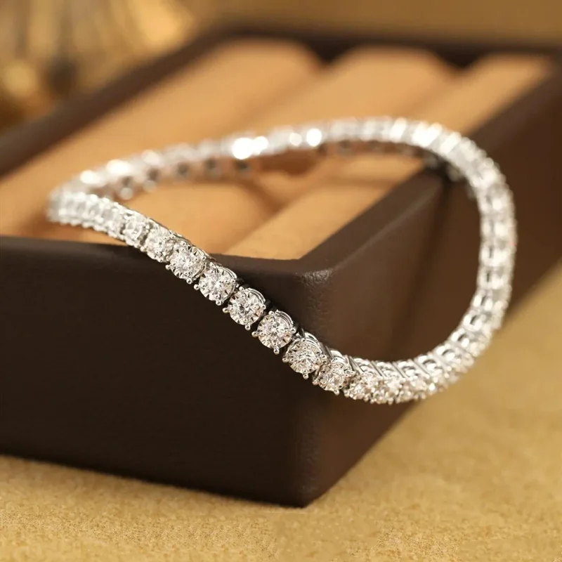 New 100% S925 Silver 0.4ct High Carbon Diamond Bull Head Extremely Simple, Light Luxury Full Diamond Bracelet Wedding Jewelry