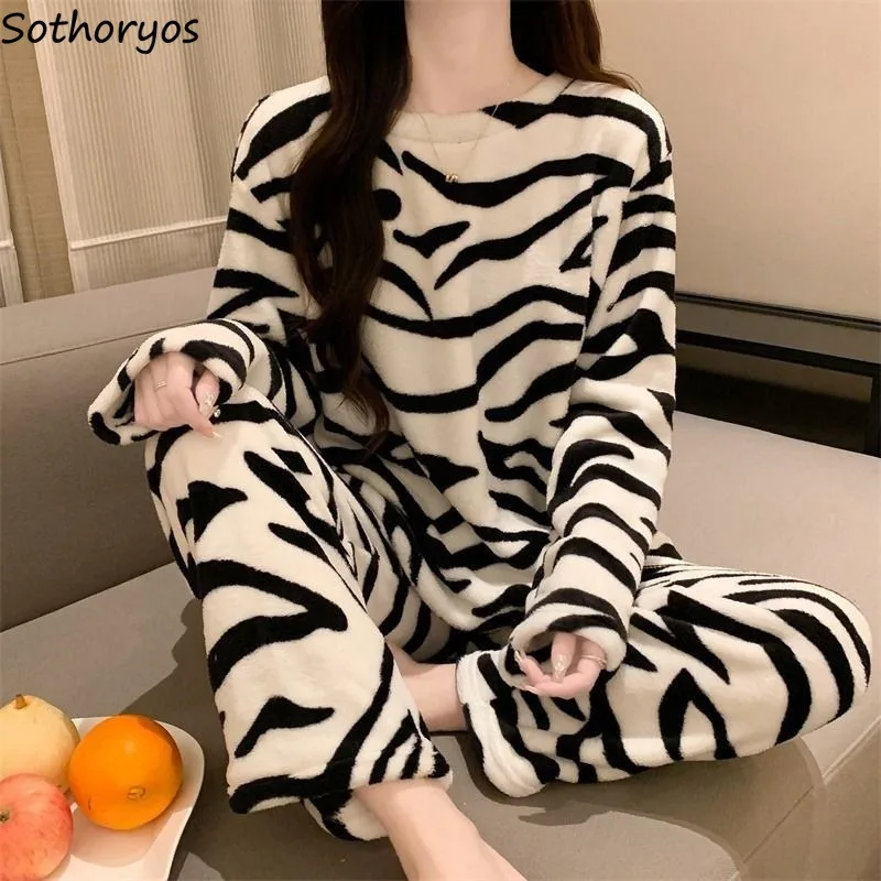 Zebra Striped Pajama Sets O-neck Plus Coral Velvet Thicker Warm Winter Ladies Loose Bedroom Sweet Sleepwear Soft Homewear