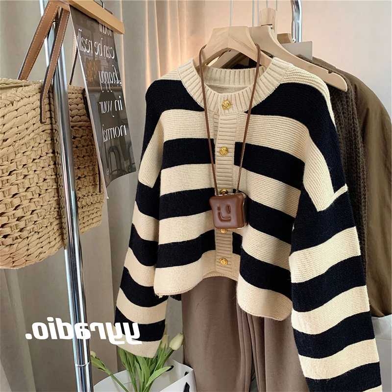 

Korean Round Neck Stripes Pattern all Match Sweater Women's Knitted Cardigan Long Sleeve Autumn casual commuting tops