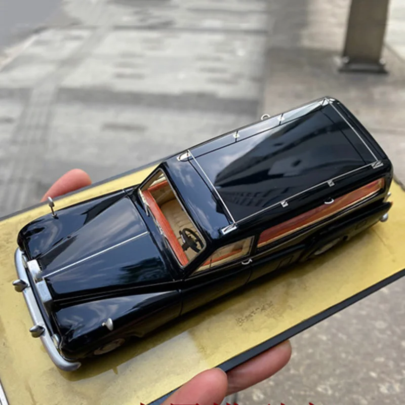 Resin 1:43 Scale 1963 V - Hearse Vintage Car Model Nostalgia Classic Adult Toy Collection Static Display Ornament Gift Souvenir