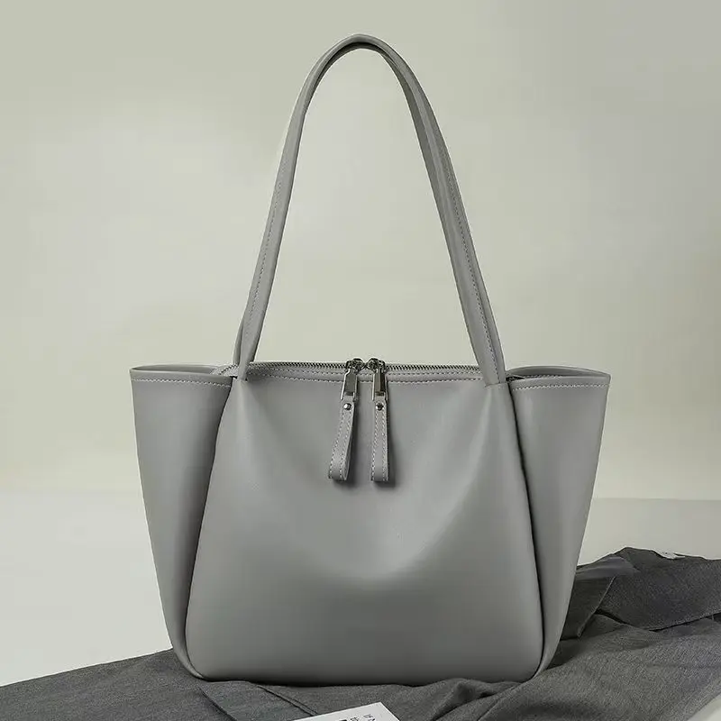 

Famous design women's handbag, Large-capacity tote bag,Suitable for leisure outings and evening parties