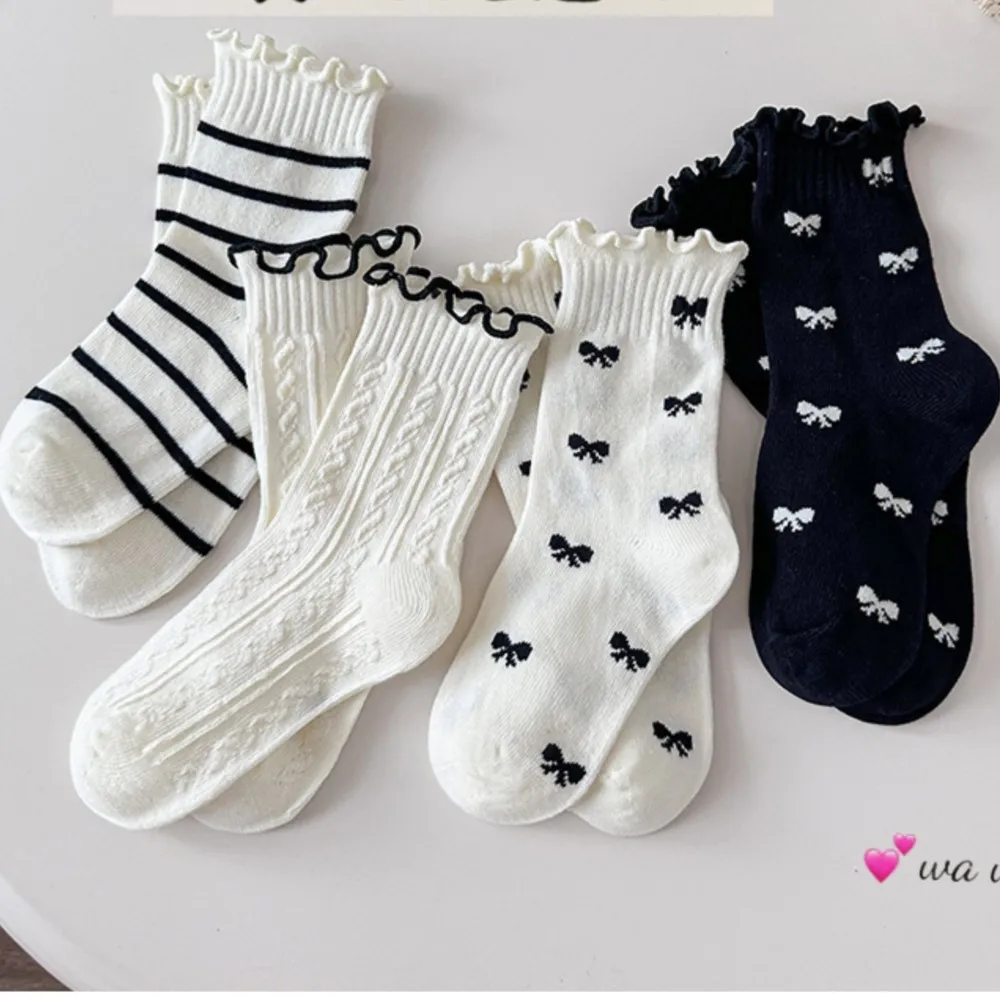 4pairs baby socks wholesale Autumn winter kids cotton socks Korean boneless black and white striped bow curl girls socks