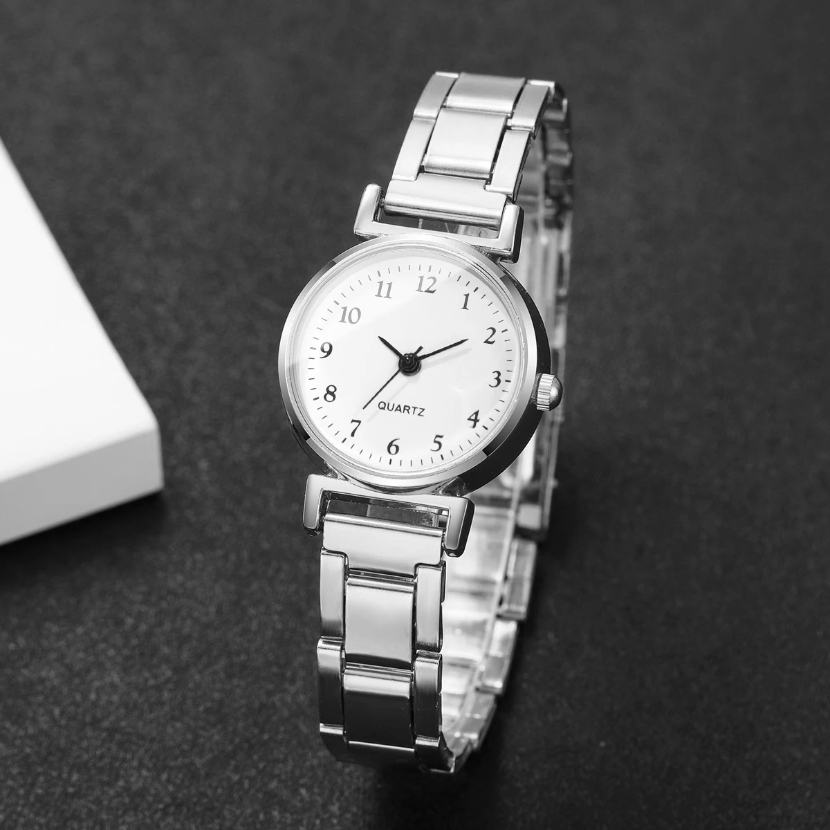 Women's Watch Temperament Small Minimalist Digital Scale Dial Fashion Trend Quartz Watch (Box Not Included)