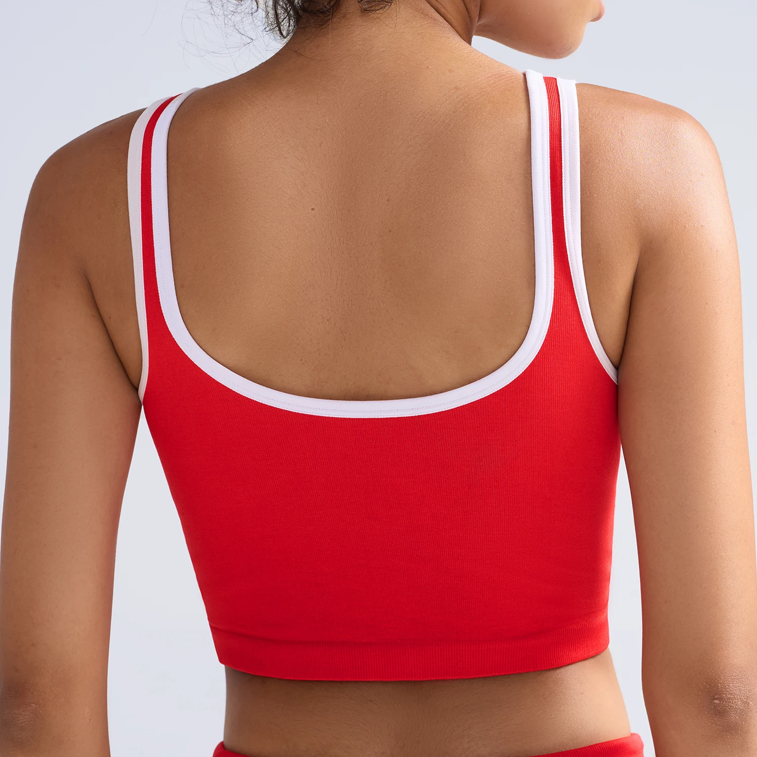 حمالة صدر رياضية بألوان متباينة للنساء بدون وسادة مرنة للياقة البدنية، صدرية جميلة للجري، ملابس رياضية للصالة الرياضية