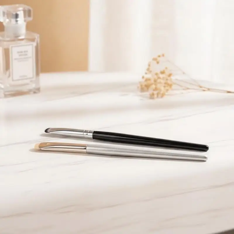 2/1 Pcs Curved Eyeliner Makeup Brushes Precision Sharp Soft Bristles Eyeshadow Brush for Makeup Lovers